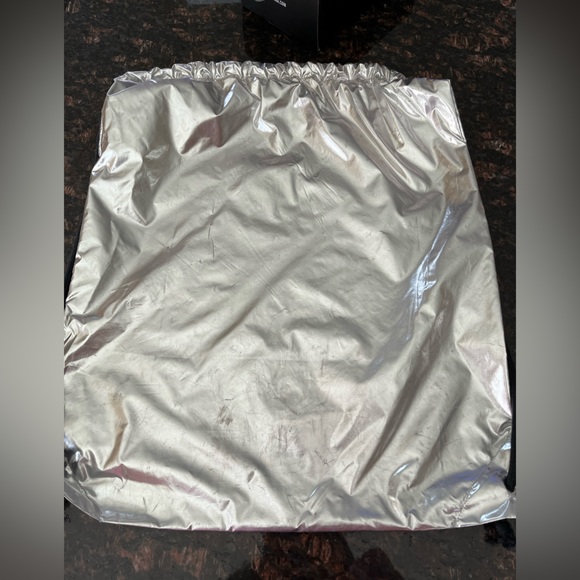 Victoria’s Secret Victoria Sport Silver Metallic Drawstring Knapsack/Backpack - Picture 7 of 9